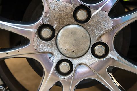 Photo showing common corrosion spots on a car (e.g., rear hatch, wheel arches)