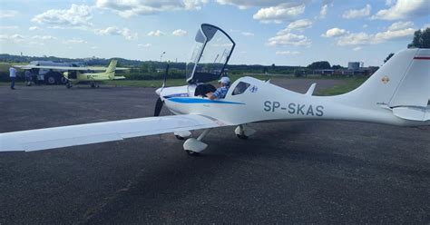 Archyvinė nuotrauka: Tautinės eskadrilės lėktuvai Pivonijos aerodrome