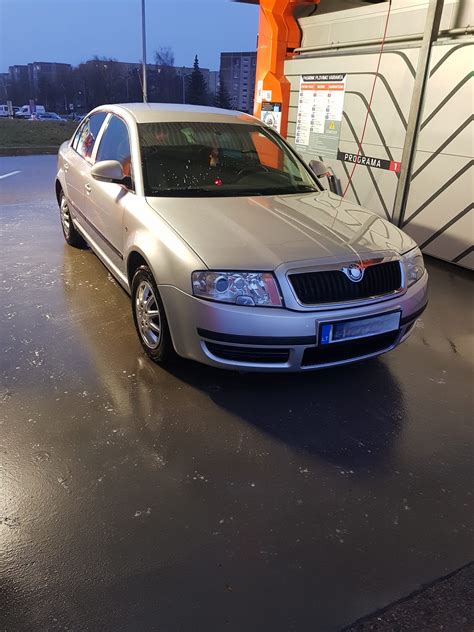 Volvo V40 priekinės sėdynės reguliavimo schemos ir valdiklių išdėstymas