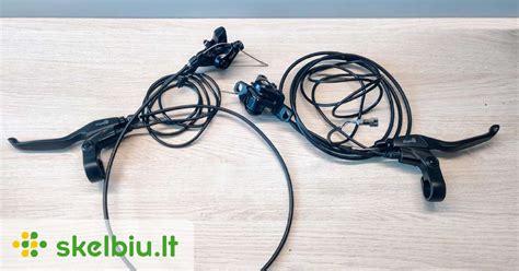 meistro darbas su elektrinio dviračio akumuliatoriumi