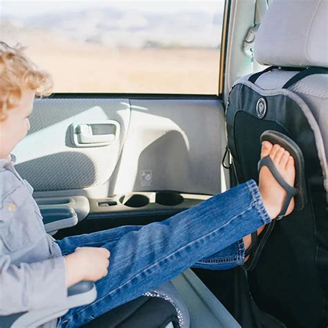 Nuotrauka: atveržiami varžtai galinei automobilio sėdynei