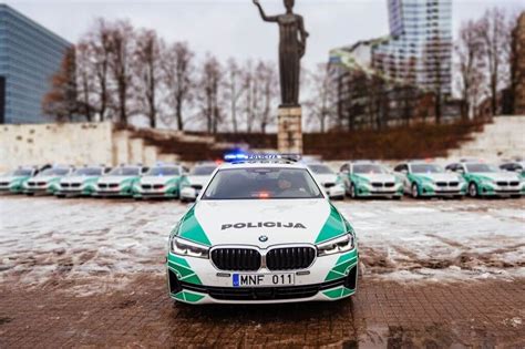 Teminis nežymėto policijos automobilio patruliavimo kelias nuotrauka