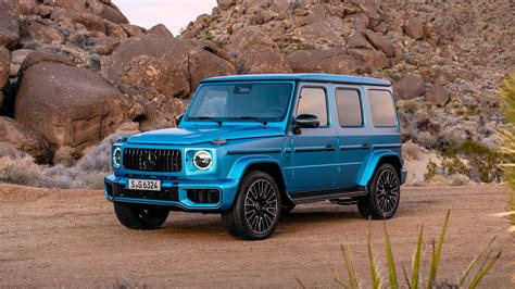 Naujasis Mercedes-Benz G63 AMG bekelėje, demonstruojantis savo charakteringą dizainą