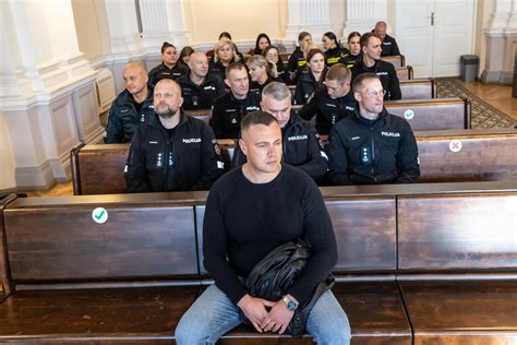 Tematinė nuotrauka, vaizduojanti pasieniečius tarnybos metu