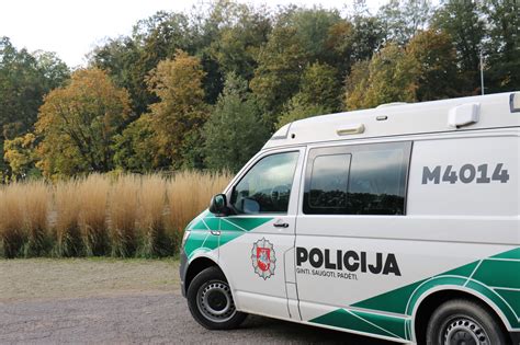 eismo įvykio vieta su policijos pareigūnais ir technika