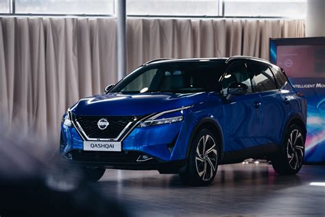Naujasis „Nissan Qashqai“ išsiskiria veržliu ir moderniu dizainu