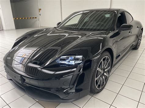Archyvinė nuotrauka, vaizduojanti pirmuosius „Porsche“ inžinerijos biuro eskizus arba ankstyvuosius modelius.