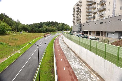 Surūdijusi dalis išpjaunama, o nauja vamzdžio atkarpa sumontuojama naudojant tvirtą duslintuvo spaustuką ir specialią montavimo pastą