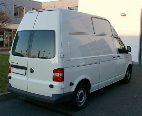 Volkswagen Transporter T5 skirtingų kėbulo tipų iliustracija