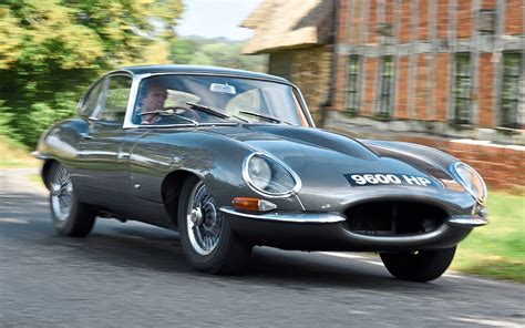 Jaguar E-Type automobilis