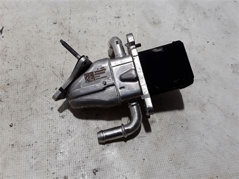 EGR vožtuvo ir aušintuvo vieta „Volvo S80 D5“ variklyje