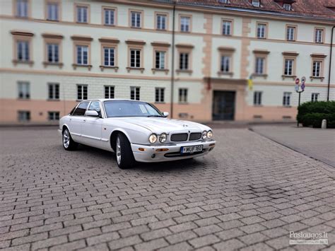 Klasikinio „Grand Tourer“ automobilio nuotrauka