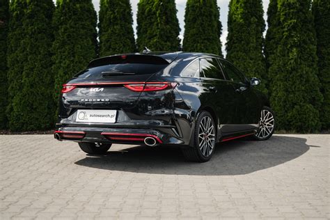 Kia ProCeed GT šonaslydžio metu