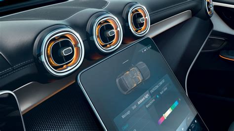 Mercedes-Benz GLC interjero nuotrauka su MBUX multimedijos sistema