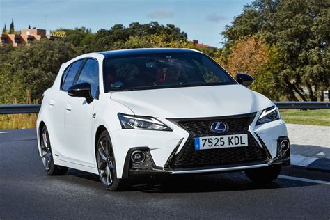Lexus CT 200h automobilio išorės dizainas