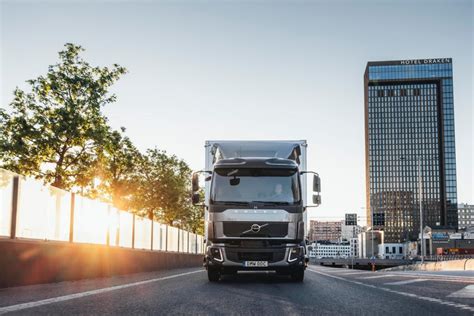 Infografika: „Volvo FH“ vairuotojo pagalbos sistemos