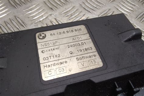 Korozijos pažeisto BMW E46 komforto bloko plokštės detalės