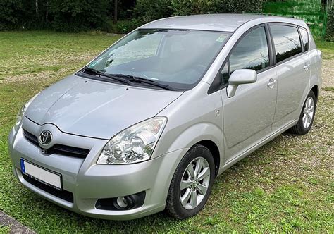 Toyota Verso saugiklių dėžutės schema