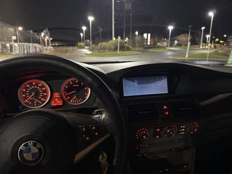 BMW E46 prietaisų skydelis su pakeista apšvietimo spalva