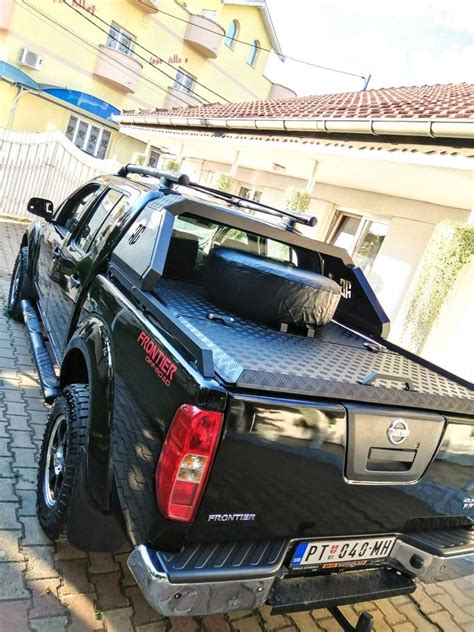 Nissan Navara D40 krovinių skyrius su priedais