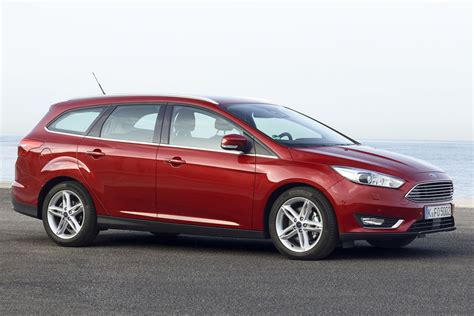 Ford Focus I variklių skyriaus nuotrauka
