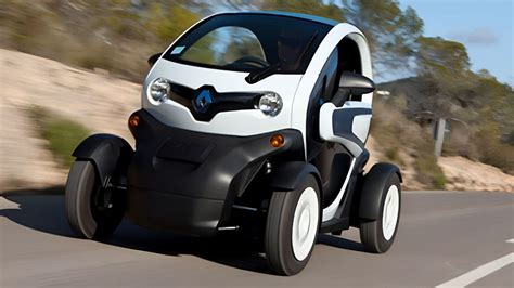Renault Twizy su kitais Renault Z.E. elektromobiliais