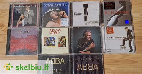 Thematiškai susijusi nuotrauka: kolekcija kompaktinių diskų ir audio kasečių
