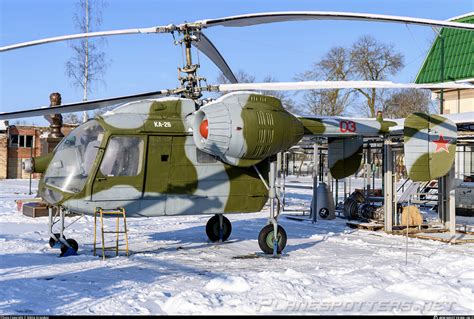 Sovietų sraigtasparnio Kamov Ka-26 nuotrauka ore