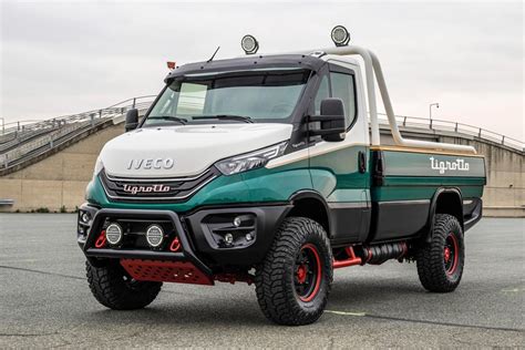 Iveco Daily 4x4 važiuojantis bekele