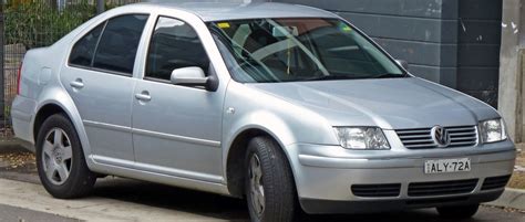 Volkswagen Bora 2001 automobilio nuotrauka su pavyzdiniais ratlankiais