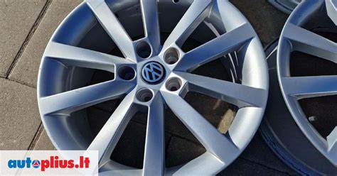 Volkswagen Bora su sportiniais lengvojo lydinio ratlankiais