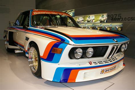 Legendinių BMW automobilių modelių ekspozicija