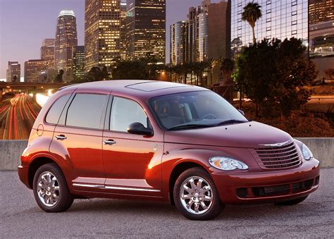 Chrysler PT Cruiser išorės dizaino nuotrauka, pabrėžianti retro stilių