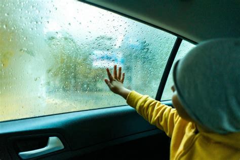 Drėgmė ir kondensatas automobilio žibinto viduje
