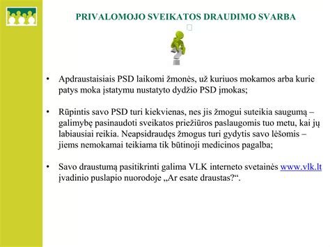 Teminė nuotrauka: žmogus, tikrinantis draudimo dokumentus