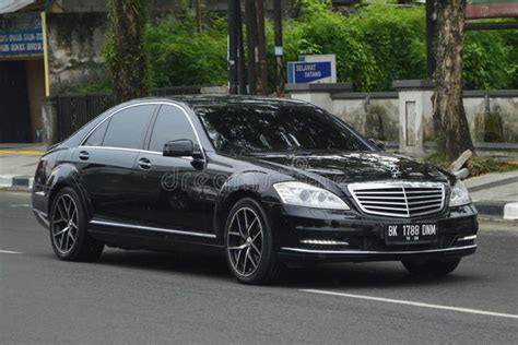 Mercedes-Benz W221 S350 interjero konsolės vaizdas