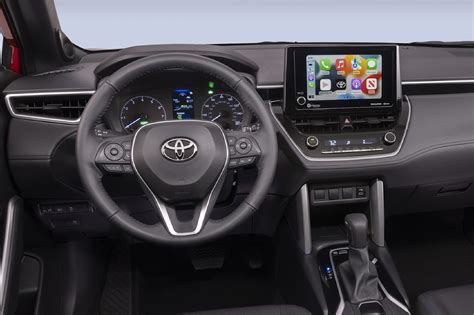 Toyota Yaris interjeras su centrine prietaisų panele