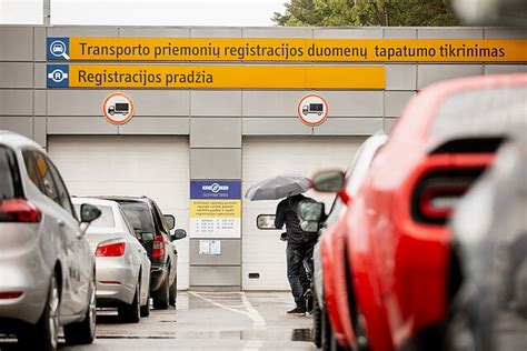 Infografika: pardavėjo pareigos ir pirkėjo teisės įsigyjant automobilį