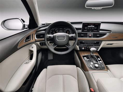 Audi A6 2012 interjeras