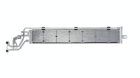 Automobilio variklio radiatorius su ventiliatoriumi