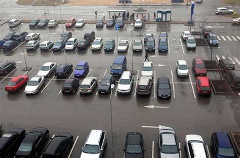 schema: veiksmų planas radus apgadintą automobilį stovėjimo aikštelėje