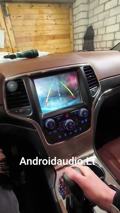 Android multimedijos sistema, integruota į Jeep Grand Cherokee prietaisų skydelį