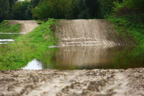 Nuotrauka: Panevėžio motokroso trasa po potvynio, matomi apsemti takeliai ir tramplinai