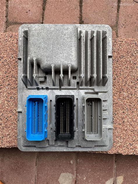 Automobilio variklio valdymo blokas (ECU) ir jutikliai