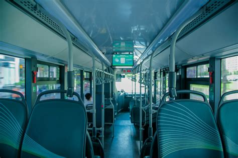 Schematiškas keleivių ir įgulos bendravimas autobuse