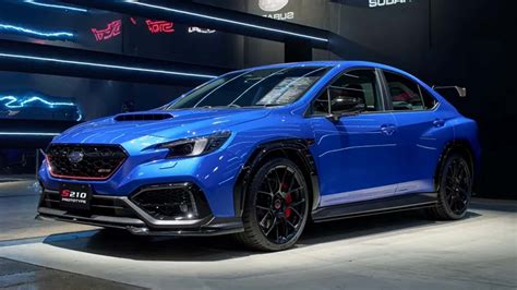 „Subaru ST-X“ koncepcinis modelis su bekelei skirtu apšvietimu
