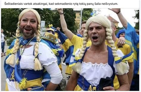 Teminė nuotrauka: bendraujantys žmonės Švedijos mieste