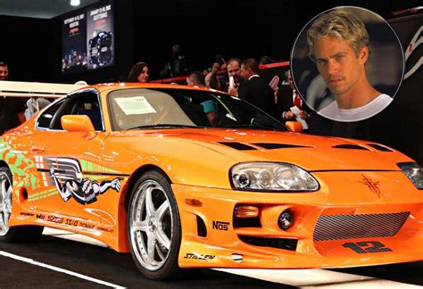 Koliažas iš keturių skirtingų Toyota Supra kartų