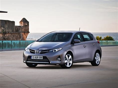 Toyota Auris III eksterjeras ir interjeras