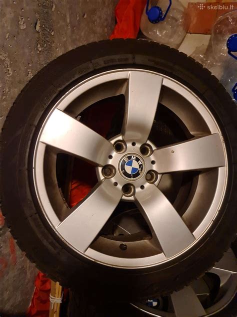 Tematinė BMW automobilio su R16 ratlankiais nuotrauka